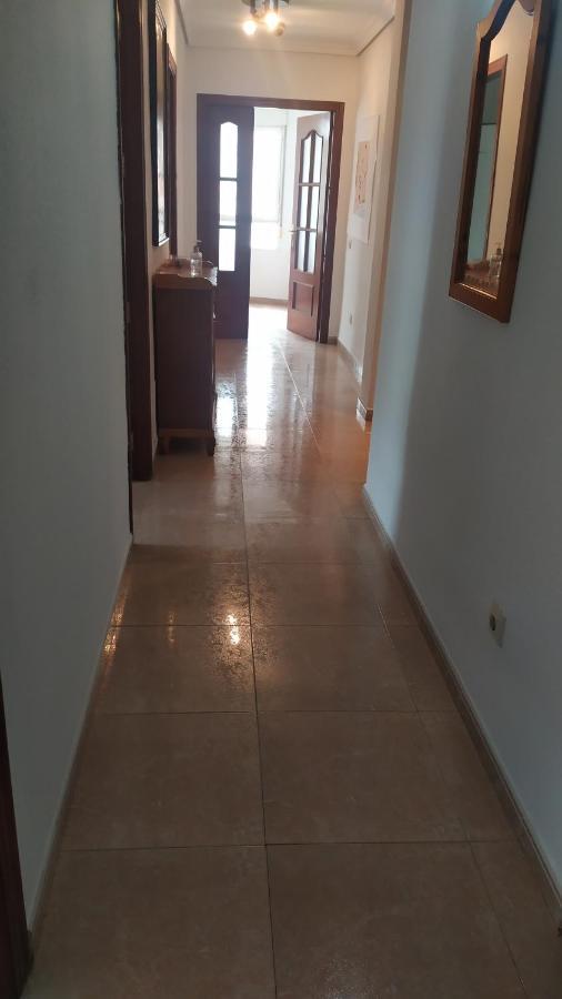 En Frente Del Puerto Privatunterkunft Almería